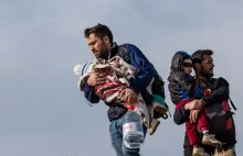Grecja odpiera falę migrantów. Turcja "grozi wysłaniem jeszcze milionów"