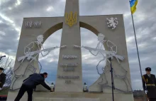 Pod Lwowem odsłonięto pomnik ku czci Ukraińców walczących z Polakami o...
