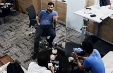 Youtuber pomógł zlikwidować nielegalne call center w Indiach
