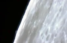 Niesamowite ujęcie Saturna wychodzącego zza Księżyca