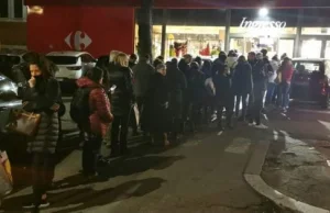 Po ogłoszeniu czerwonej strefy we Włoszech trwa szturm na supermarkety