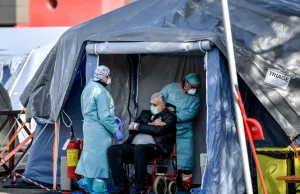Chiny wysyłają lekarzy i zaopatrzenie do Włoch by pomóc w walce z epidemią.