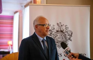 Białystok - Prof. Flisiak: W szpitalu zakaźnym sprzętu tylko na trzy dni