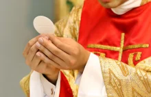 Biskupi w Irlandii odwołują msze by pomóc w walce z koronawirusem