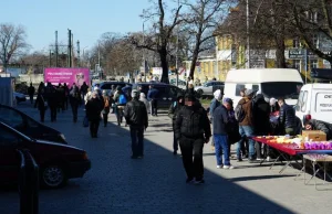 Wrocław: Sporo ludzi na Świebodzkim i Młynie. Stoiska stoją przed wejściem