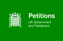 Petycja o zamknięcie szkół w UK ma już pół miliona podpisów i szybko rośnie