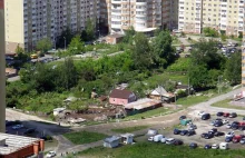 Gdy deweloper chciał przejąć ten teren, nie zgodzili się sprzedać swoich domów.