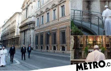 Pope Francis walks through the empty Rome streets to pray for end of...