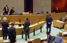 Minister zdrowia Holandii mdleje w parlamencie