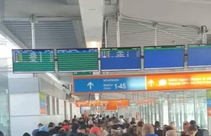 #lotdodomu tłumy na Lotnisku Okęcie!