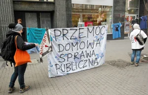 Feministki uważają, że kwarantanna doprowadzi do wzrostu przemocy domowej