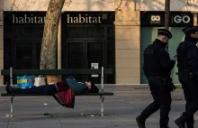 Francja: bezdomni karani mandatami za łamanie nakazu pozostania w domu