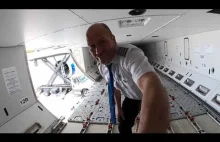 Szybki rzut oka na elektronikę samolotu pod kokpitem w Airbus A350...