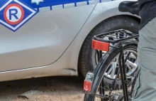 Nietrzeźwy rowerzysta trafił policyjny VW T6