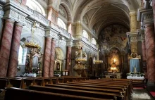 PiS zamyka kościoły przed wiernymi