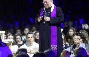 Koronawirus. Abp Grzegorz Ryś i archidiecezja łódzka sfinansowała respiratory