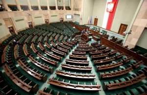 PIS odrzucił poprawkę, aby Sejm nie mógł zmieniać Konstytucji przez internet