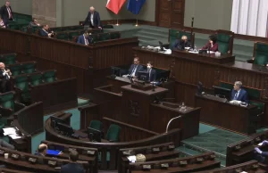 PiS pod osłoną nocy zmienia Kodeks wyborczy