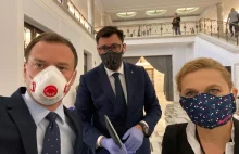 Pielęgniarz skrytykował posłów za maski