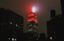Empire State Building zamieniony w gigantyczną latarnię/syrenę ostrzegawczą