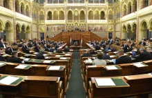 Węgierski parlament przyznał Viktorowi Orbánowi, całkowitą władzę