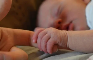 W Krakowie odebrano pierwszy poród od zakażonej ciężarnej. Dziecko jest zdrowe