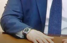 Zegarek na ręce Putina spóźniał się o 45 minut podczas orędzia na żywo.