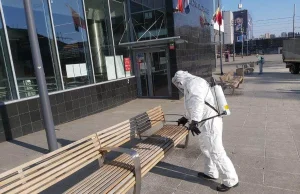 Katowice rozpoczęły na dużą skale odkażać chodniki, ławki i przystanki
