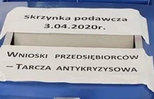 Pojemnik na odpady tu trafiają wnioski o pomoc w ramach "Tarczy Antykryzysowej"