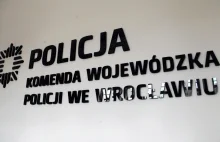 Rozdawanie awansów w policji. Na gali mogło być stu policjantów i orkiestra