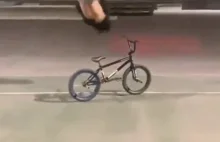 Niesamowity trick na BMX :)