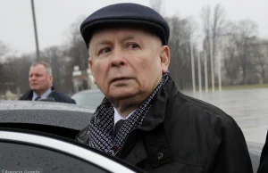 Radiowóz wciąż pilnuje domu Kaczyńskiego