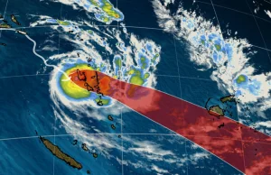 Cyklon 5 kategorii uderzający w Vanuatu - wiatry o prędkości 150 km/h