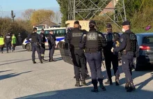 Francuzi przeprowadzają ewakuację emigranckich obozowisk