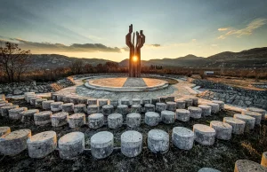 Futurystyczne? Jak z innego świata? Jugosłowiańskie pomniki w Czarnogórze