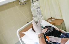 Pielęgniarka na kwarantannie: "Szybkie testowanie służb medycznych to fikcja"