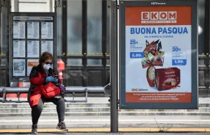 880 nowych zakażeń we Włoszech."Krzywa epidemiczna zaczyna spadać"