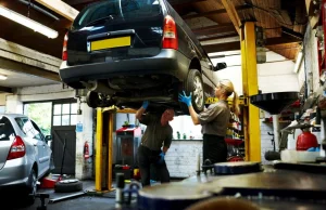 W UK przedłużają ważność przeglądów technicznych samochodów o pół roku