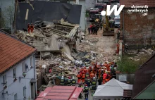 FOTO] Sześć osób zginęło, w tym dwoje dzieci. Rocznica tragedii w Świebodzicach