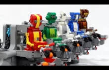 Budowa wykonanej z klocków Lego maszyny, która transportuje piłki
