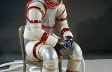1977: The AX-3 Spacesuit