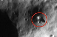 Świetlisty obiekt uchwycony na powierzchni asteroidy Eros
