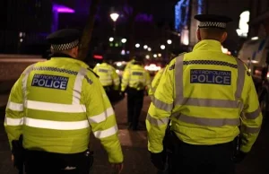 Koronawirus w UK: 6 miesięcy więzienia za kaszlenie na policjanta