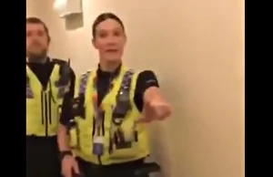 Policja wyważyła drzwi za zbyt głośny telewizor