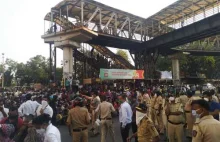 Tłum w Mumbaju domaga się możliwości opuszczenia Indii
