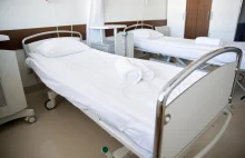 Szpitale w UK mają 4 razy więcej wolnych łóżek niż normalnie