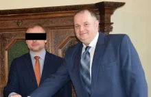 Burmistrz Jacek C. rządzi zza krat, bo na wolności ma zakaz