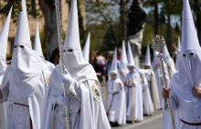 Na południu USA znów będzie można nosić maski. Zakazano tego w obawie przed KKK