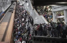 Meksyk: tłumy na stacji metra zwiastują katastrofę i dalszy rozwój epidemii