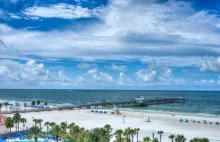 USA: W Jacksonville otwarto plaże. Szybko pojawiły się na nich tłumy